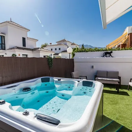 Willa The Jungle - 4bdr Private Pool/jacuzzi/bbq *